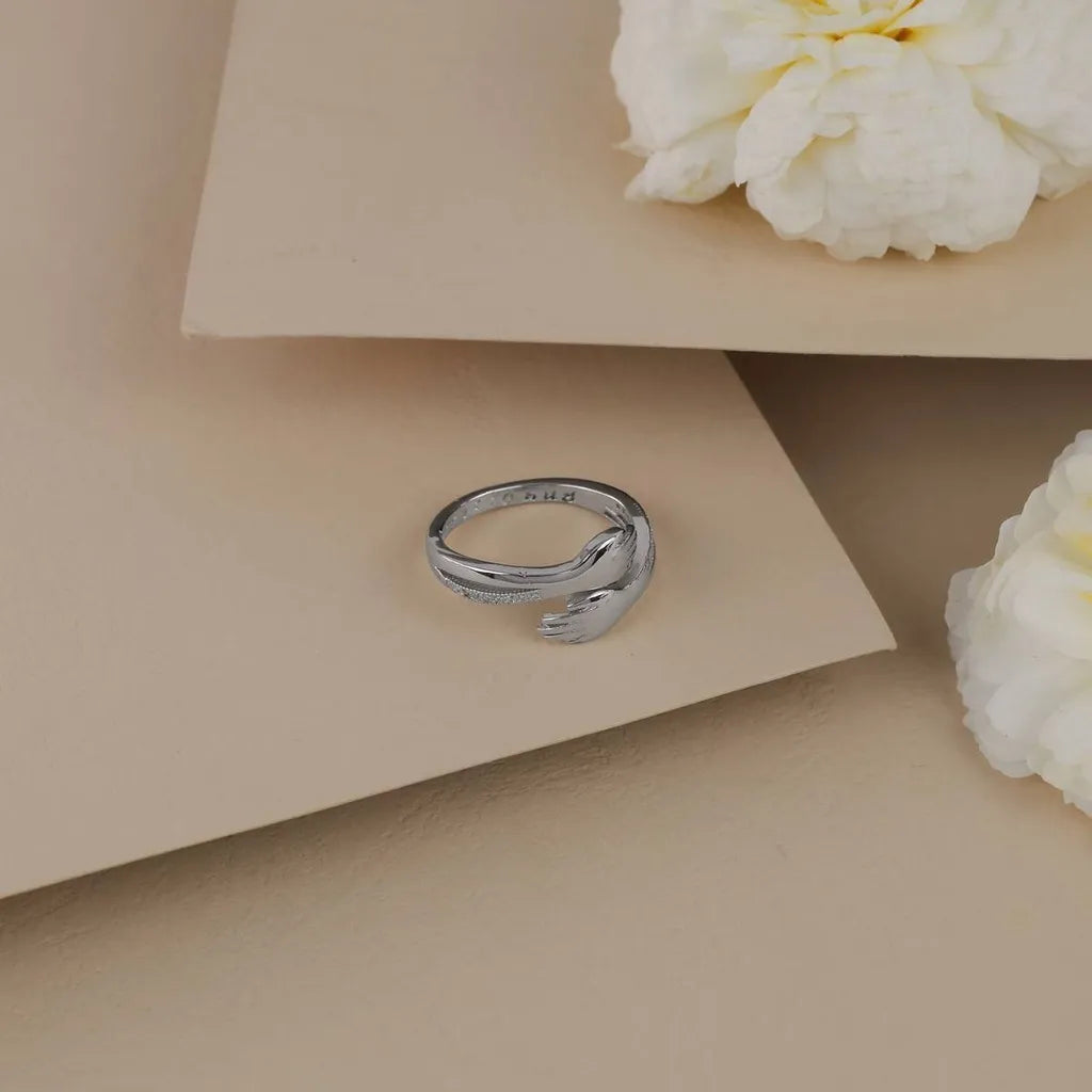 Classic Hug Ring