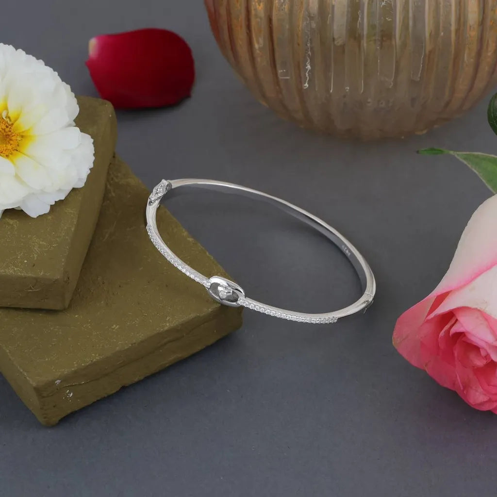 Classic Heart in Oval Kada