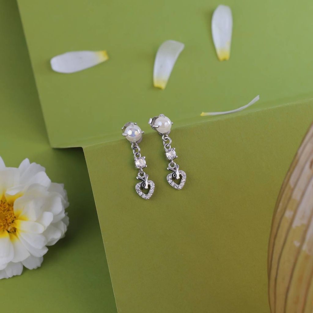 [ER-WPH-001] White Pearl Heart Earrings