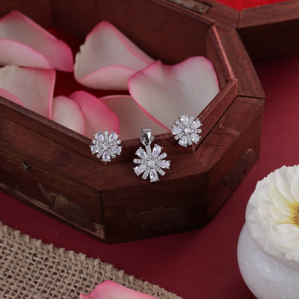 [PS-SNFL-008] Snow Flake Pendant Earrings Set